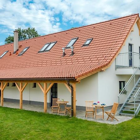 Apartmany Jedovary Trhové Sviny Buitenkant foto