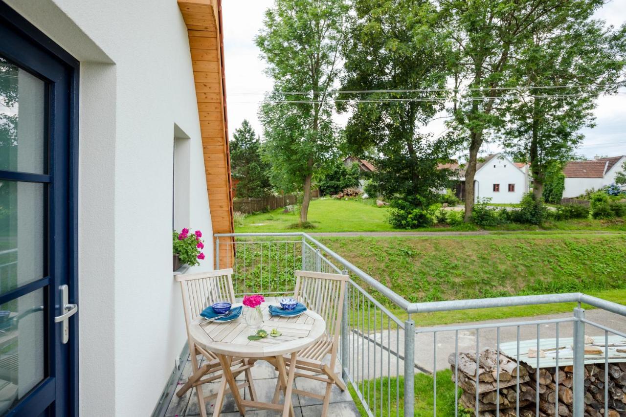 Apartmany Jedovary Trhové Sviny Buitenkant foto