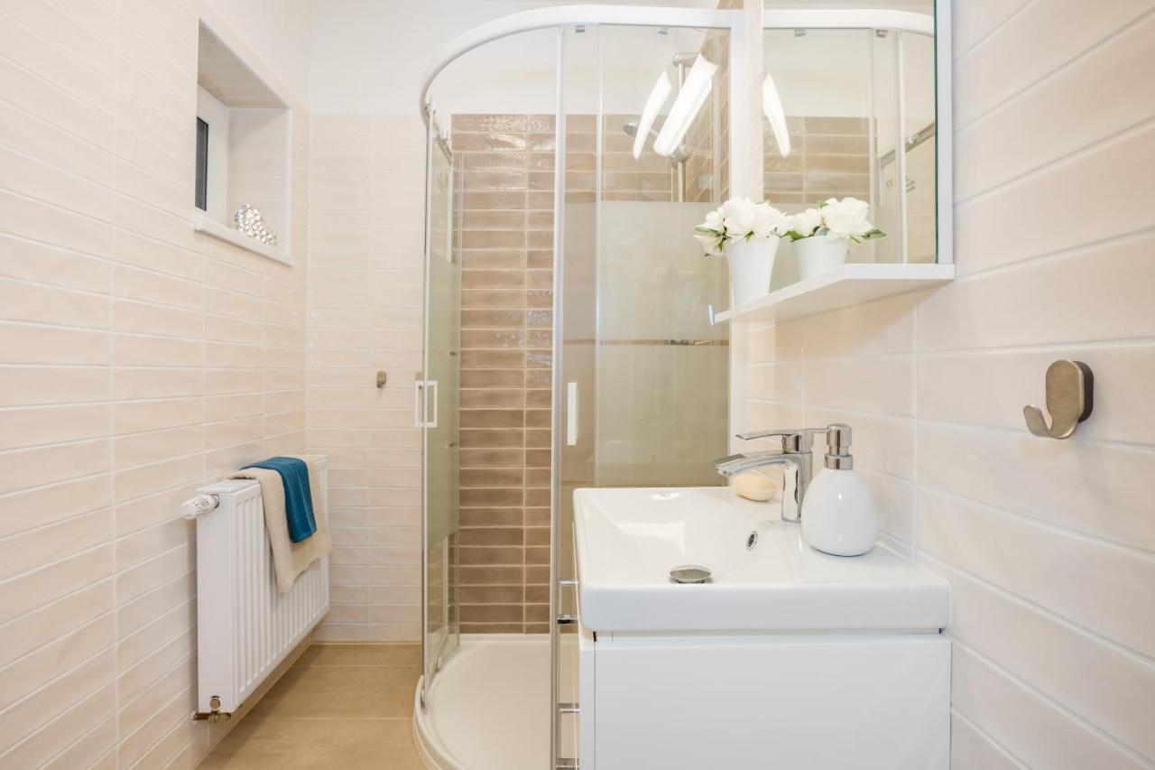 Apartmany Jedovary Trhové Sviny Buitenkant foto