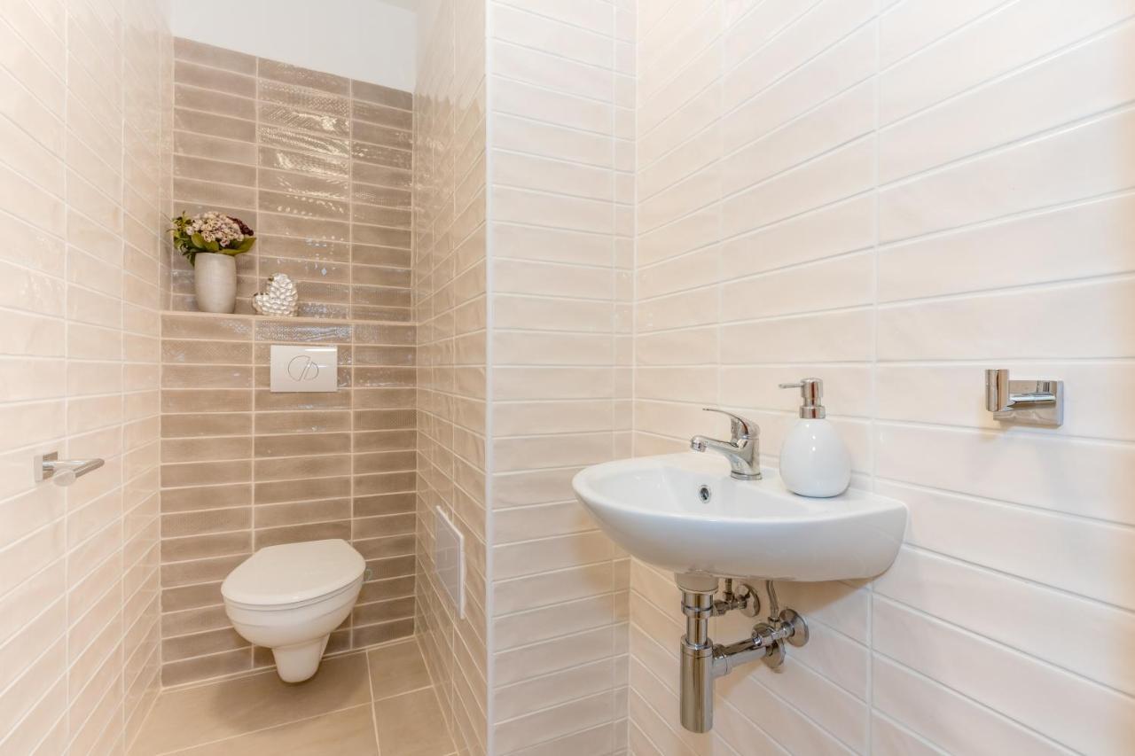 Apartmany Jedovary Trhové Sviny Buitenkant foto