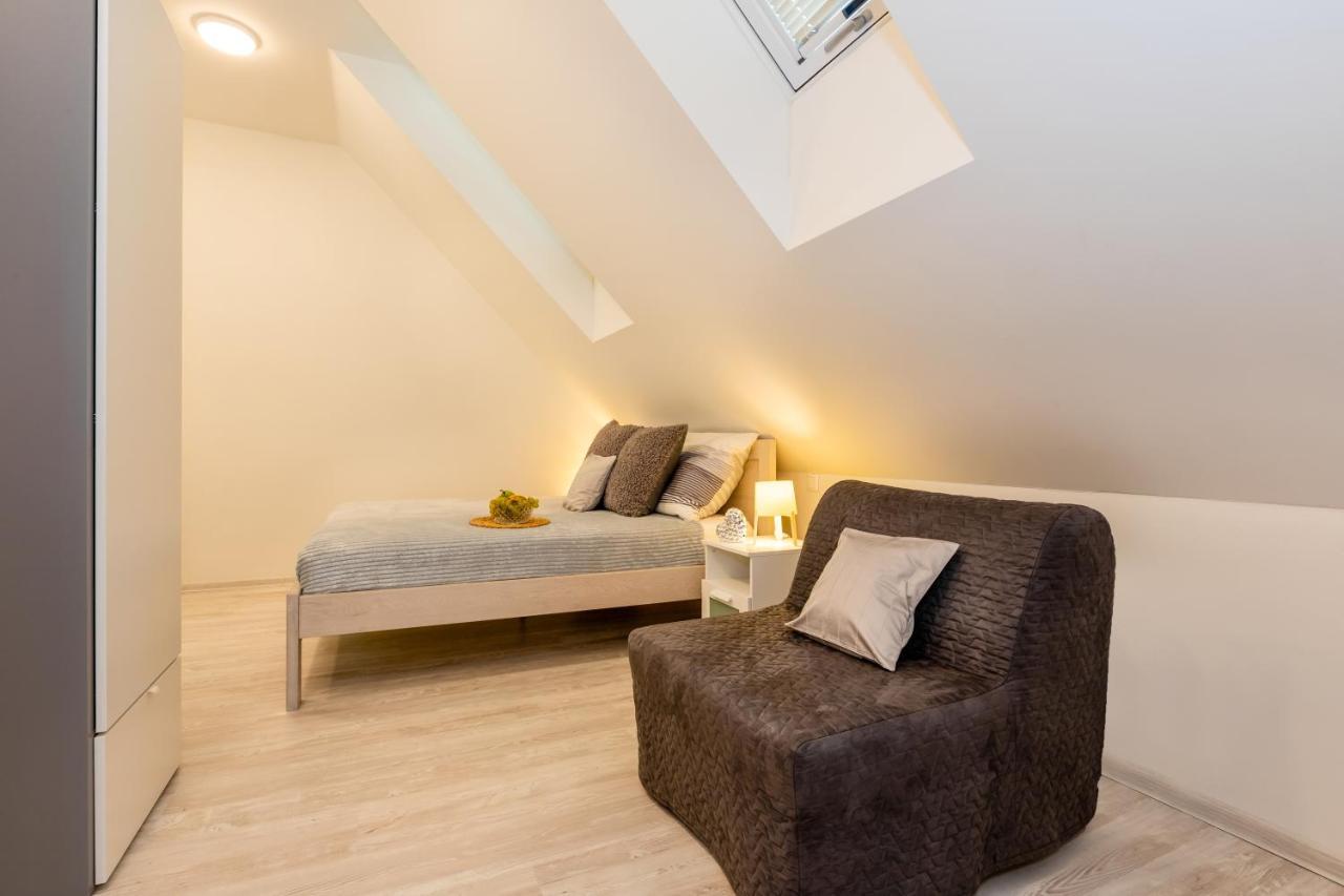 Apartmany Jedovary Trhové Sviny Buitenkant foto